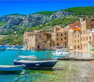Kleinschalig kustplaatsje in Kroatië