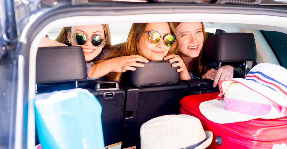 Kinderen vol enthousiasme onderweg tijdens de vakantie in Kroatië