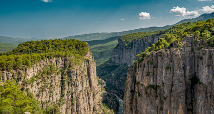 Uitzicht over de ruige Čikola-vallei in de regio Šibenik