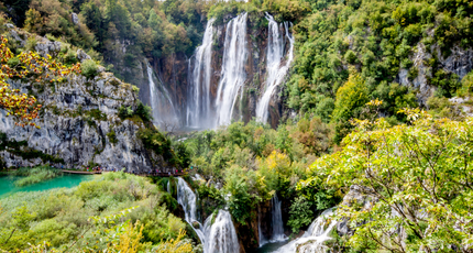 Watervallen en turquoise meren in Nationaal Park Plitvice